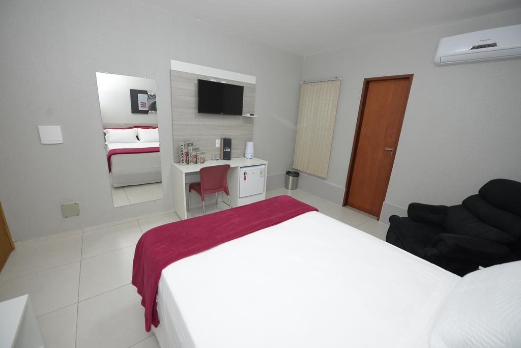 Hotel Leon Barbalha Buitenkant foto